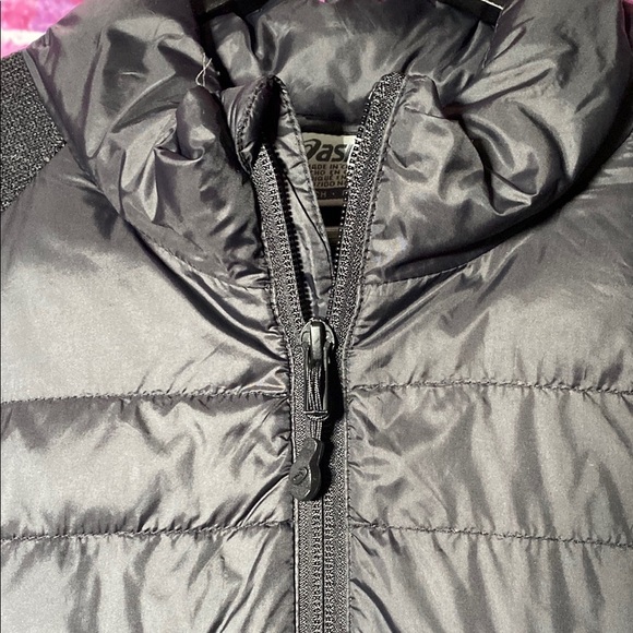 Asics Men's Puffer Jacket Small Black lightweight Full Zip - Picture 6 of 8